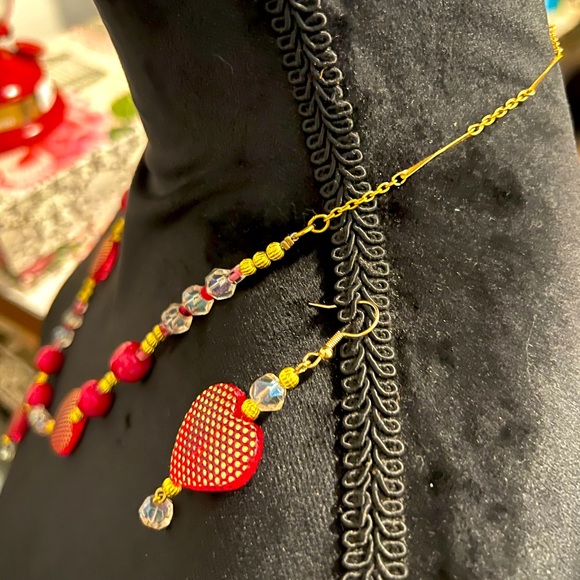 Heart jewelry set is red and gold. Perfect Valentine comes beautifully wrapped! - Picture 3 of 9
